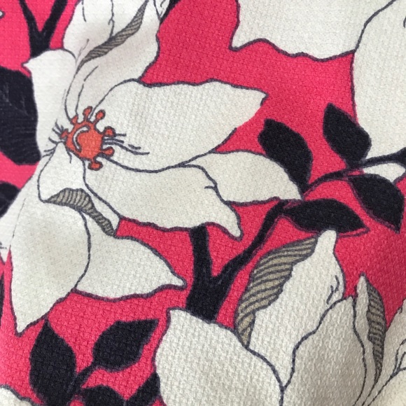 Ann Taylor red white floral print pencil skirt - Picture 4 of 5